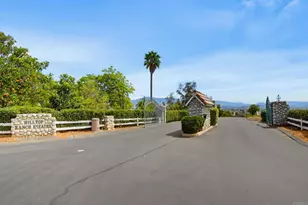 13427 Hilltop Pl, Valley Center, CA 92082 - Photo 2