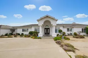 13427 Hilltop Pl, Valley Center, CA 92082 - Photo 10