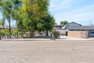 1061 Old Stage Road, Fallbrook, CA 92028 - Photo 2