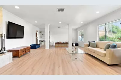 3056 Overhill Drive, Vista, CA 92084 - Photo 4