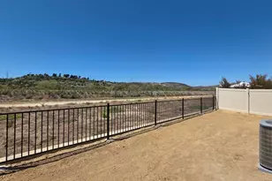 725 Kingbird Loop, Oceanside, CA 92058 - Photo 10