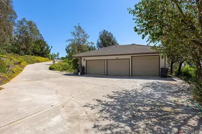 3911 Alta Vista Drive, Fallbrook, CA 92028 - Photo 4