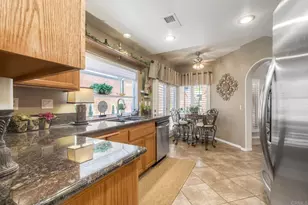 1510 Golfcrest Pl, Vista, CA 92081 - Photo 8