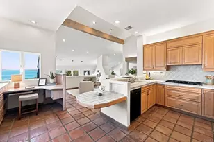 7631 Hillside Dr, La Jolla, CA 92037 - Photo 16
