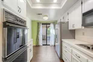 8559 Circle R Valley Ln, Escondido, CA 92026 - Photo 14