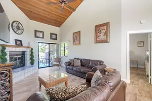 8559 Circle R Valley Ln, Escondido, CA 92026 - Photo 4