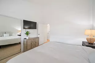 318 Juniper Ave, Carlsbad, CA 92008 - Photo 16