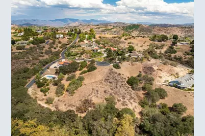 2202 Calle Dos Lomas, Fallbrook, CA 92028 - Photo 10