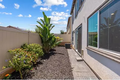 887 Brookdale Drive, Vista, CA 92081 - Photo 18