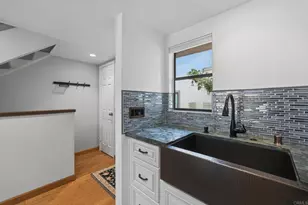 8437 Via Mallorca, La Jolla, CA 92037 - Photo 10