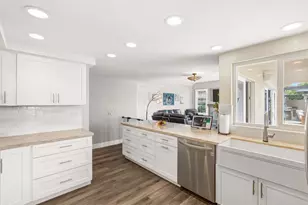 3684 Maria Ln, Carlsbad, CA 92008 - Photo 16