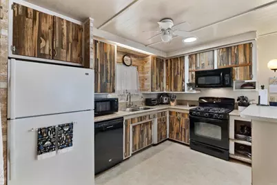 718 Sycamore  Ave #202, Vista, CA 92083 - Photo 14