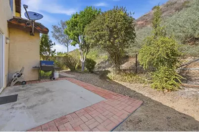 1832 Loreto, Escondido, CA 92027 - Photo 20