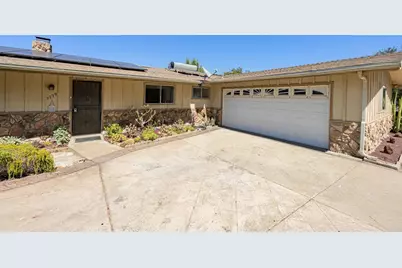 3159 Blackwell Drive, Vista, CA 92084 - Photo 2