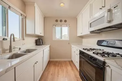 55 E E Street, Encinitas, CA 92024 - Photo 10