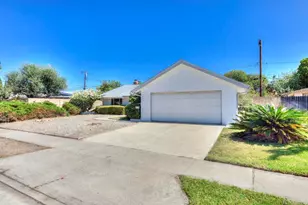 2228 Maple St, Costa Mesa, CA 92627 - Photo 2