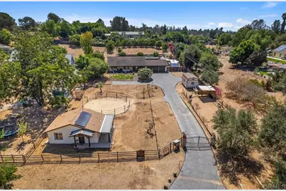 1905 Green Vista Lane, Fallbrook, CA 92028 - Photo 2