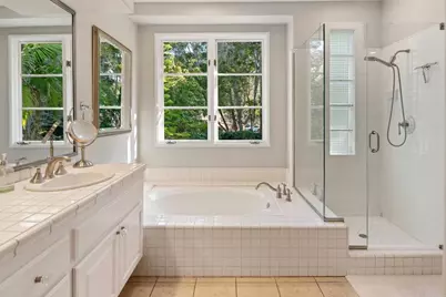 9606 Claiborne Square, La Jolla, CA 92037 - Photo 32