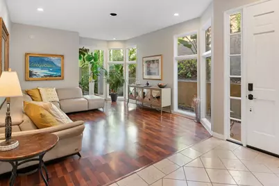 9606 Claiborne Square, La Jolla, CA 92037 - Photo 8
