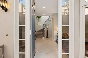 9606 Claiborne Square, La Jolla, CA 92037 - Photo 6