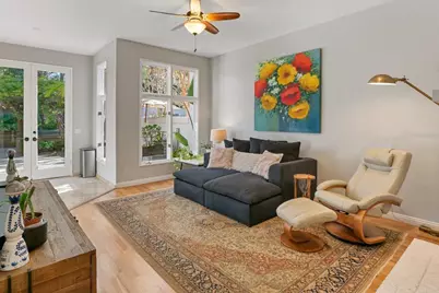 9606 Claiborne Square, La Jolla, CA 92037 - Photo 18