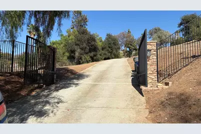 4452 Ramona Drive, Fallbrook, CA 92028 - Photo 2