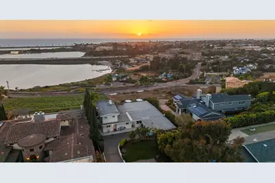 4347 Highland Drive, Carlsbad, CA 92008 - Photo 2