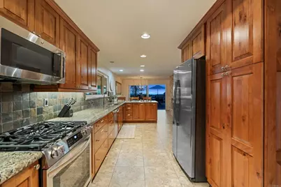 4347 Highland Drive, Carlsbad, CA 92008 - Photo 10