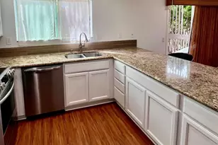 155 Rosebay Dr, Encinitas, CA 92024 - Photo 2