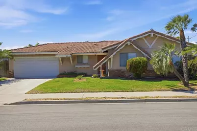 2241 Edgewood Place, Oceanside, CA 92054 - Photo 2