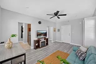 323 W 4th St, Long Beach, CA 90802 - Photo 10