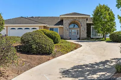 2286 Crest Hill Lane, Fallbrook, CA 92028 - Photo 1