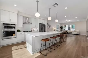 105 Kimberwick Ct, Burbank, CA 91506 - Photo 2