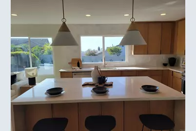 7221 Wisteria Way, Carlsbad, CA 92011 - Photo 4
