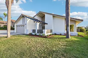 7221 Wisteria Way, Carlsbad, CA 92011 - Photo 2
