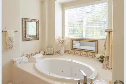 605 Saltgrass Avenue, Carlsbad, CA 92011 - Photo 18