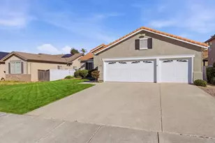 33012 Regina Dr, Temecula, CA 92592 - Photo 2