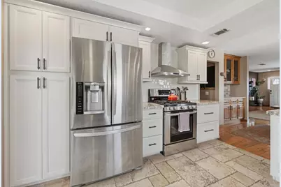 320 Apollo Drive, Vista, CA 92084 - Photo 2