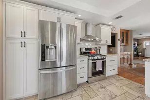 320 Apollo Dr, Vista, CA 92084 - Photo 2