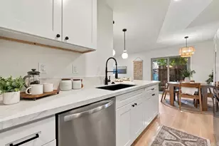 7861 Camino Tranquilo, San Diego, CA 92122 - Photo 10