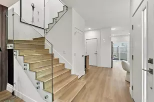 978 Sapphire St, San Diego, CA 92109 - Photo 12