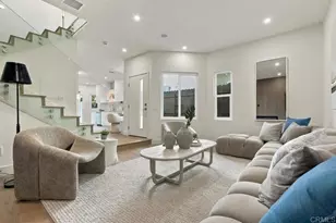 978 Sapphire St, San Diego, CA 92109 - Photo 10