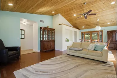 472 E Kalmia Street, Fallbrook, CA 92028 - Photo 8