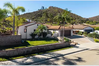 642 Via Del Campo, San Marcos, CA 92078 - Photo 2
