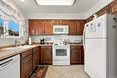 3720 Mount Vernon Avenue, Oceanside, CA 92057 - Photo 10