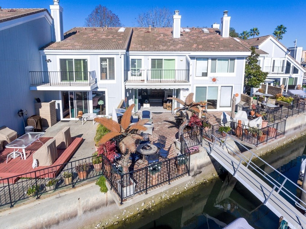 16114 Bonaire Cir, Huntington Beach, CA 92649-2066