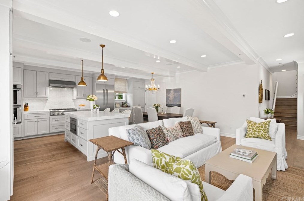 189 Merrill Pl, Costa Mesa, CA 92627-1717