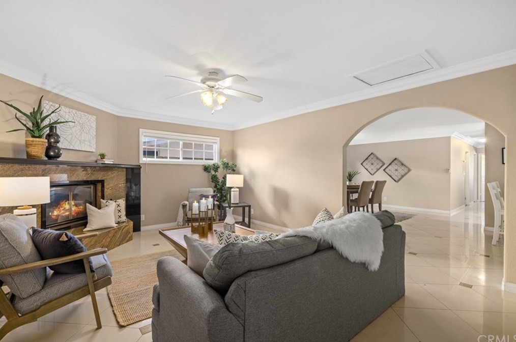 945 Wilson St, Costa Mesa, CA 92627-3335