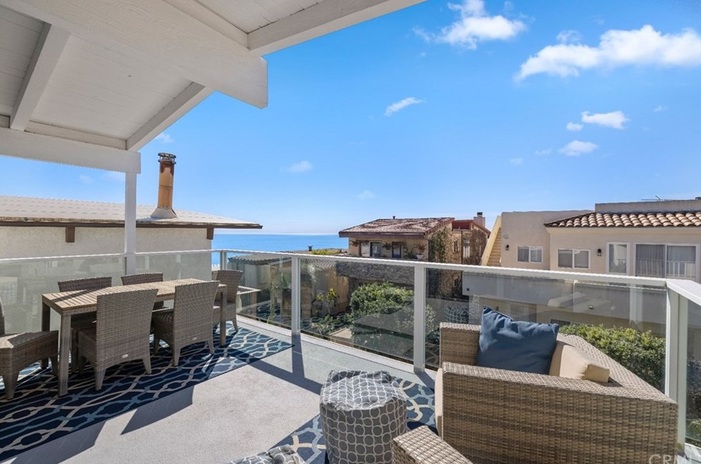 843 Acapulco St, Laguna Beach, CA 92651-3801