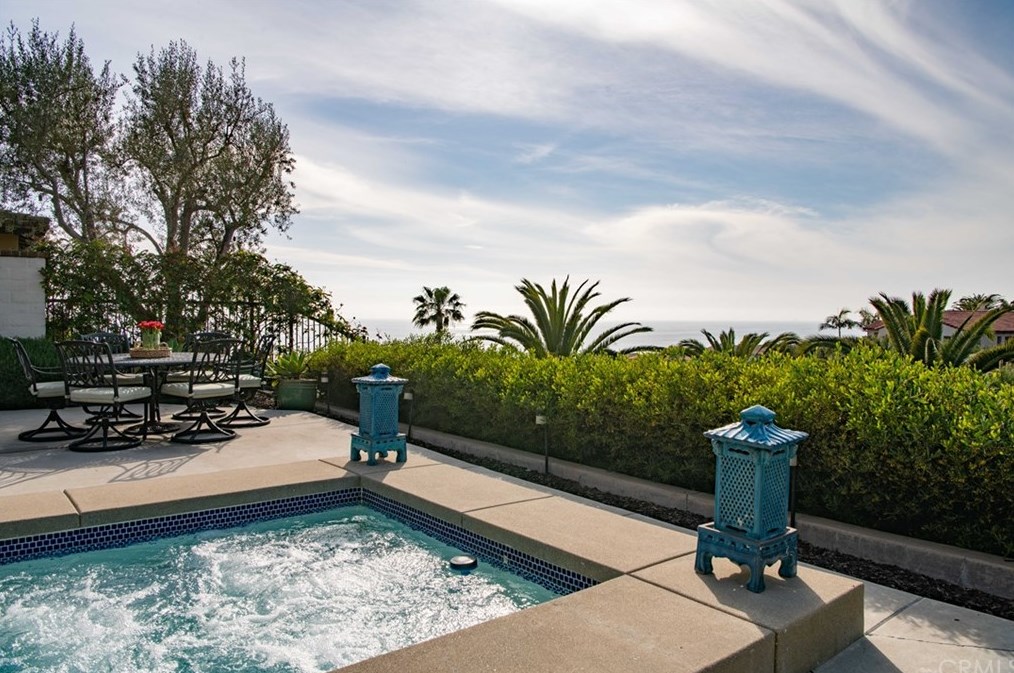 6 Surfspray Blf, Newport Beach, CA 92657